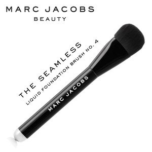 marc jacobs seamless foundation